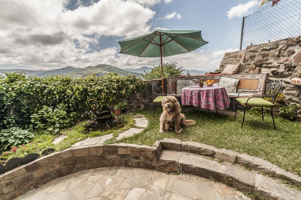 La Trucha Del Arco Iris Bed & Breakfast El Acebo de San Miguel Bagian luar foto